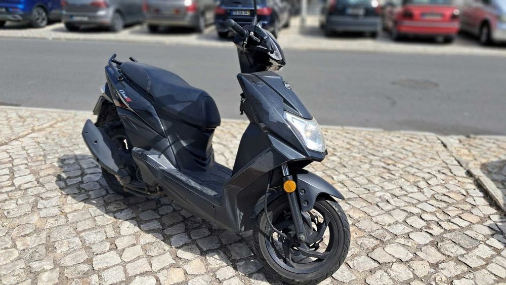 SYM Orbit III 50cc – 17.695 km – 850 € – Cascais + 2 capacetes!