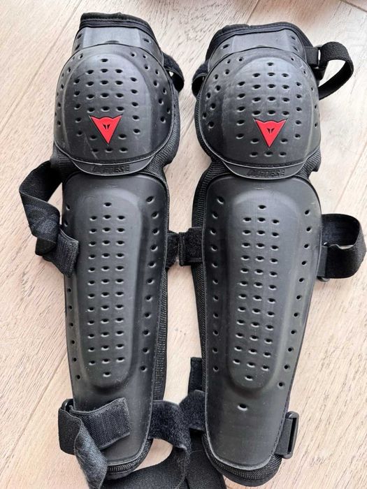 Dainese наколінники