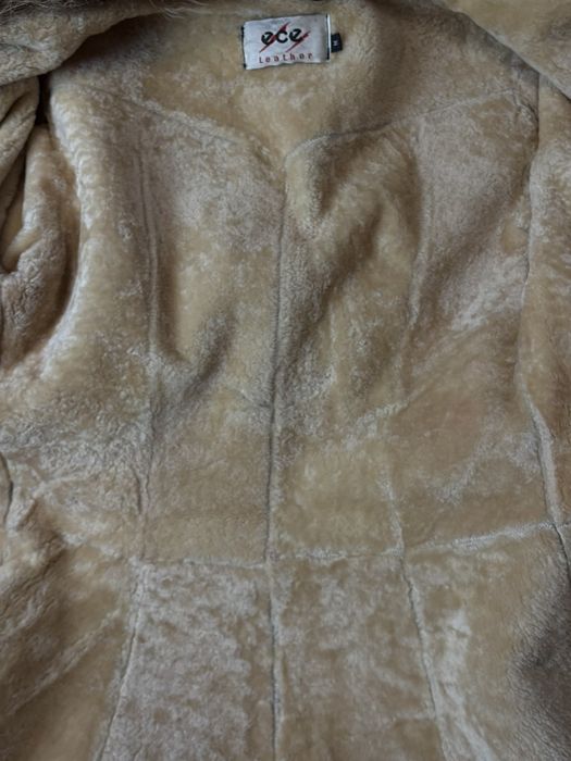 Жіноче шкіряне пальто / дублянка