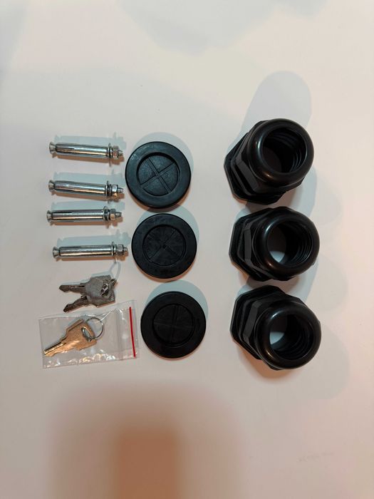 Szafa Rack 19" wisząca 9U 350 szara, drzwi szklane. Zarezerwowana.