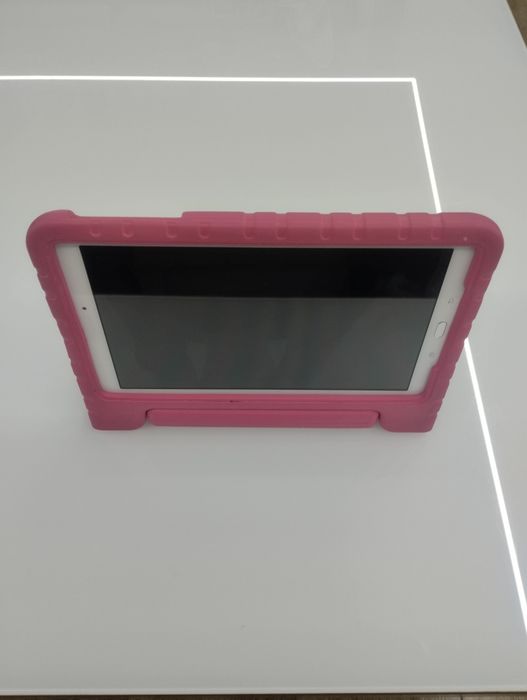 Solidne Etui na tablet 9,6"