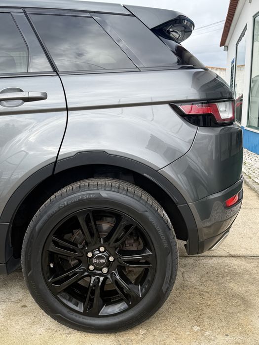 Land Rover Evoque Aut Skyview Edition.