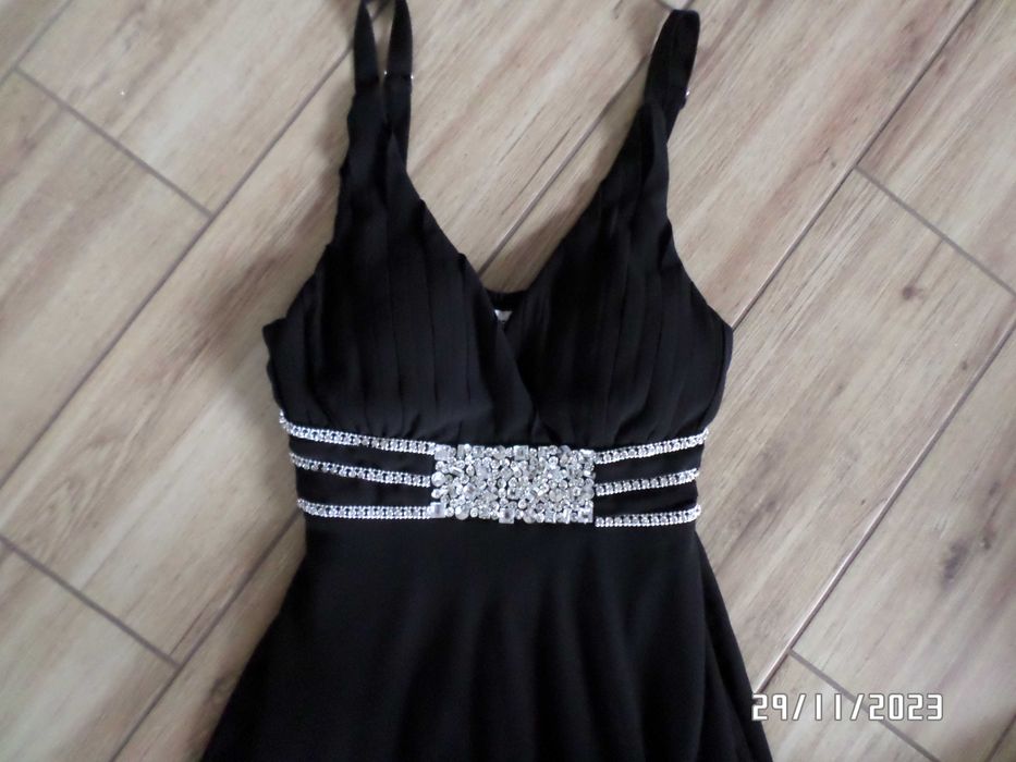 śliczna firmowa sukienka czarna-38-M/L