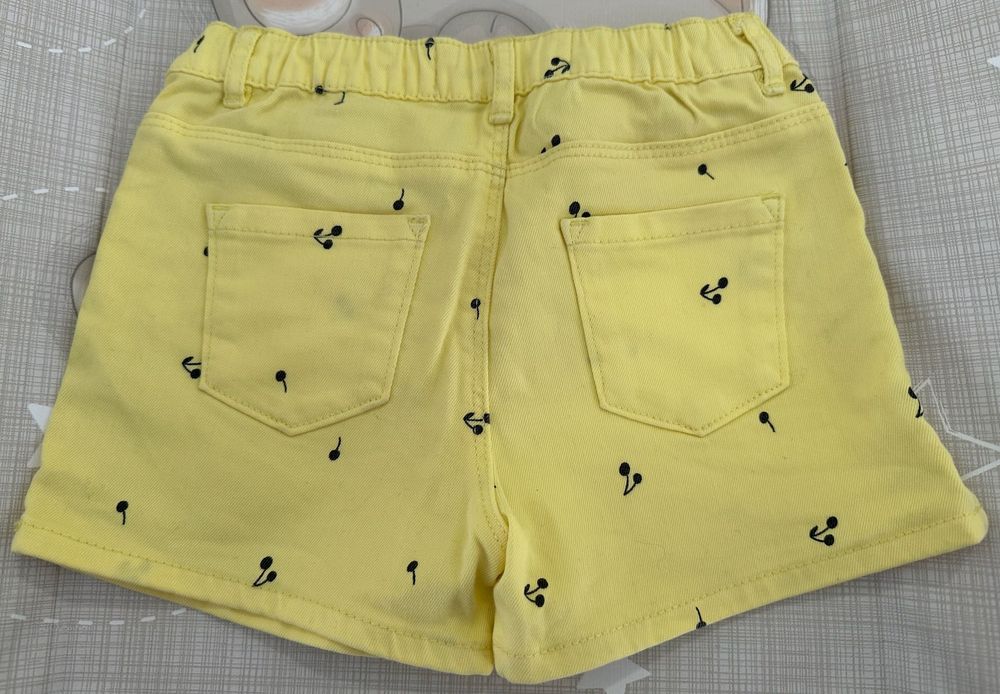 Calções Cerejas Zara + T'Shirt (18M)
