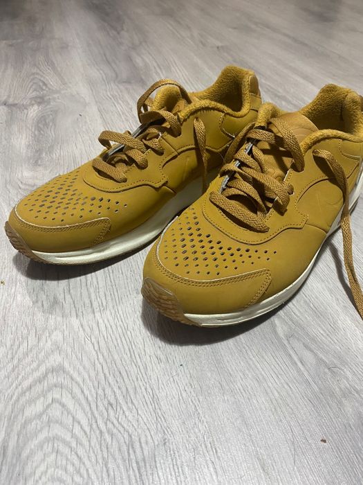 Air Max Gold edition