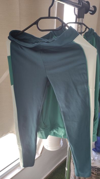 Conjunto de leggings e casaco desportivo para crianças 12/13 anos