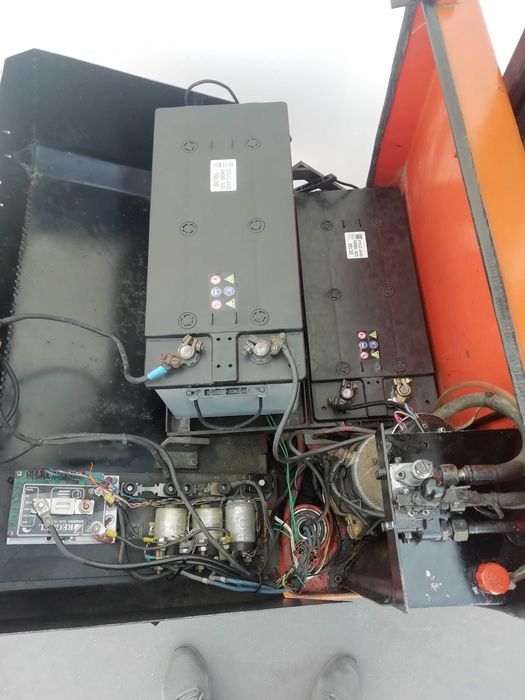 Stacker Elétrico + Carregador - 2.4m e 1.5t