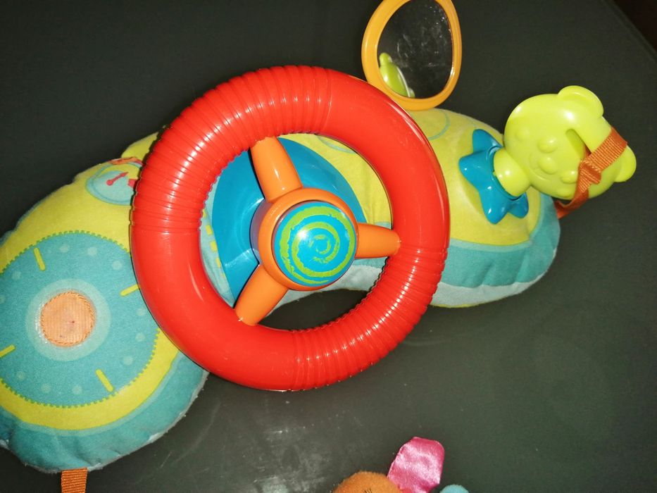 Brinquedos interativos e almofadados 	Chicco*
