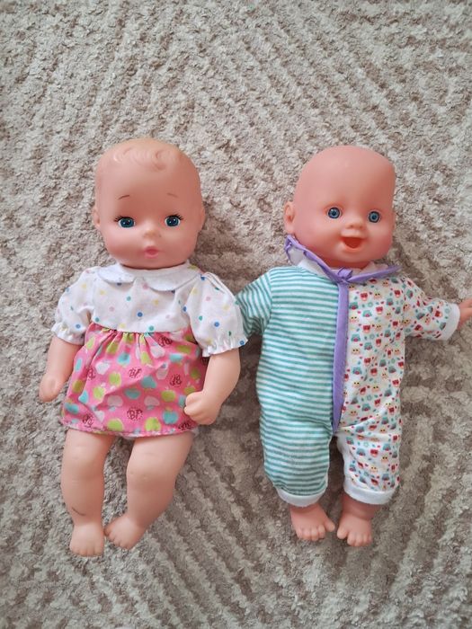 Різні ляльки для дівчинки