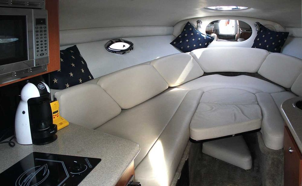 Продам моторну яхту Crownline 315 SCR