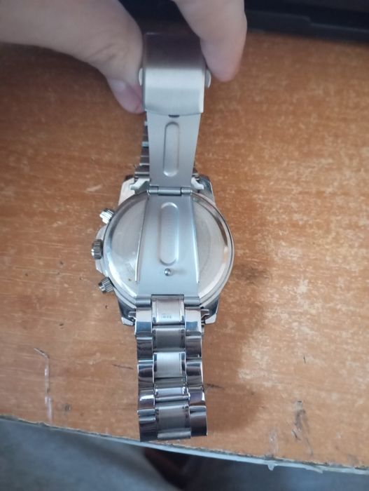 Чоловічий годинник