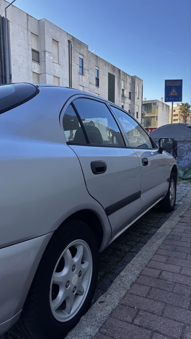 Mitsubishi Carisma 1.6 16V — 1999
