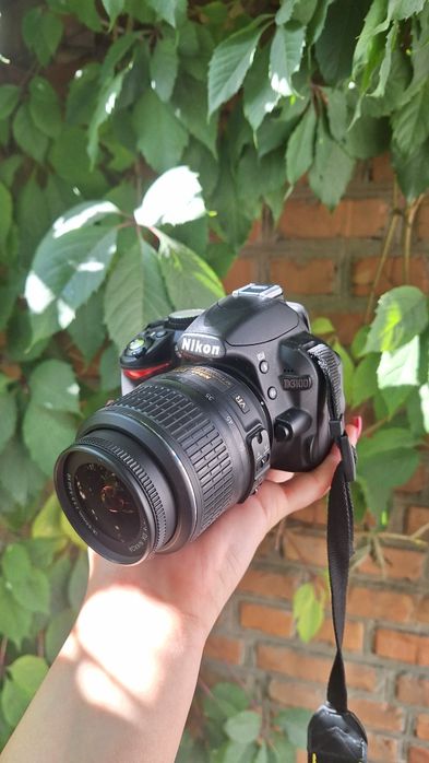 Дзеркальна фотокамера Nikon D3100