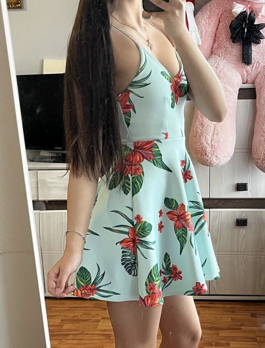 Плаття на тонких бретелях