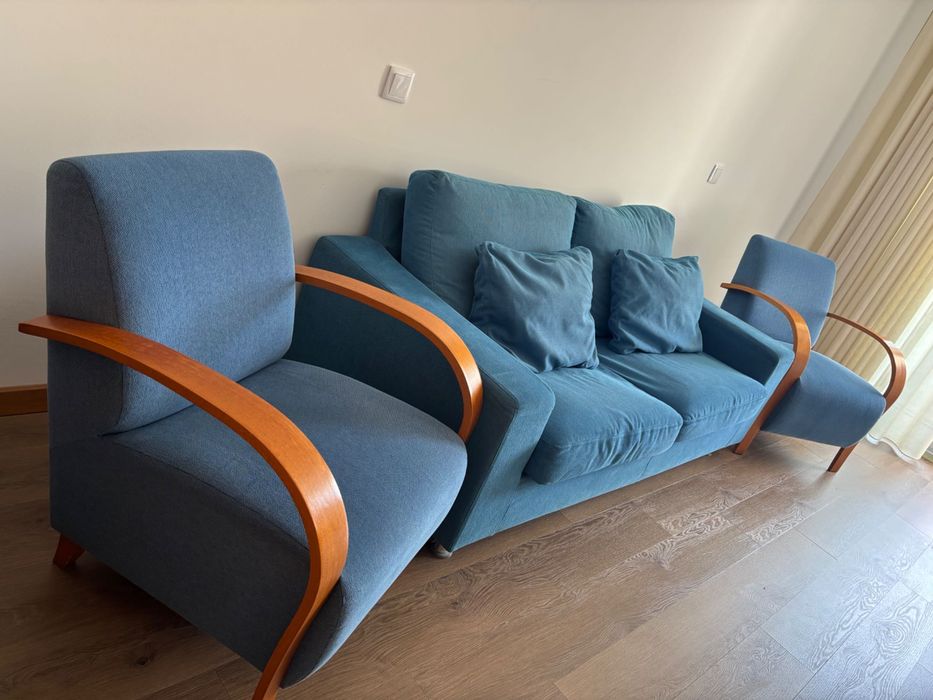 Vende-se Sofá e 2 Poltronas
