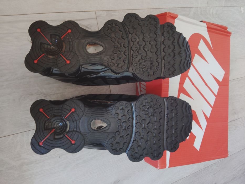 NIKE shox to czarne 43