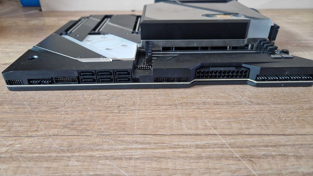 Płyta główna Gigabyte Z590 AORUS XTREME Waterforce WB gwarancja 512357