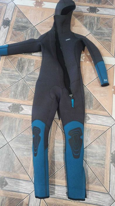 Sprzedam hydrokostium dziecięcy Decathlon. Rozmiar 10-12 lat