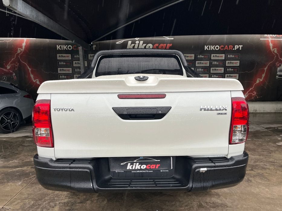 Toyota Hilux 2.4 D-4D 4WD CD Tracker