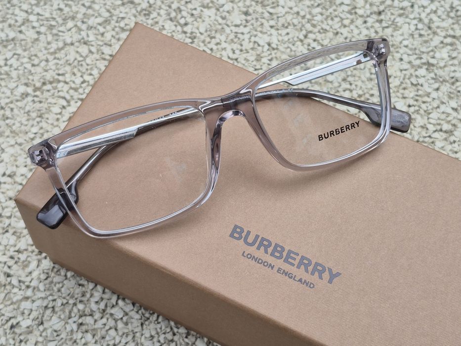 Прозорі прямокутні оправи  Harrington  B2339 від  Burbery!