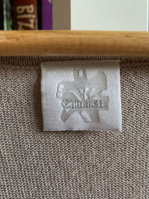 Błyszcząca szampańska bluzka top z dekoltem na Sylwestra Camaieu