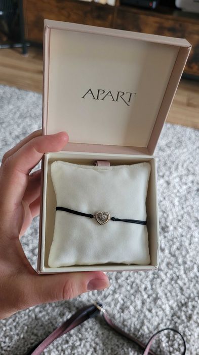 Srebrna bransoletka serduszko apart na sznurku