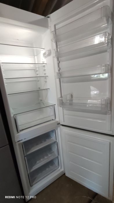 Холодильник Indesit No Frost, высота 200 см в отличном рабочем состоян