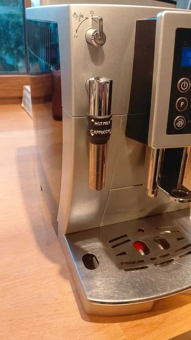 Sprzedam ekspres Delonghi Magnifica Ecam 23.420