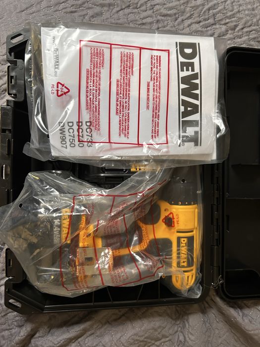 Berbequim DeWalt DC733