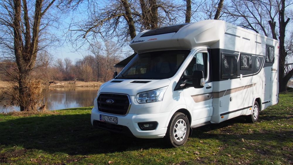 Wynajem kampera półintegra Benimar