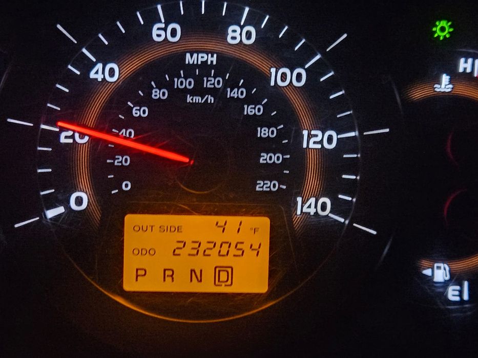 Toyota RAV4 LONG 2006 2.4 газ/бенз для військового