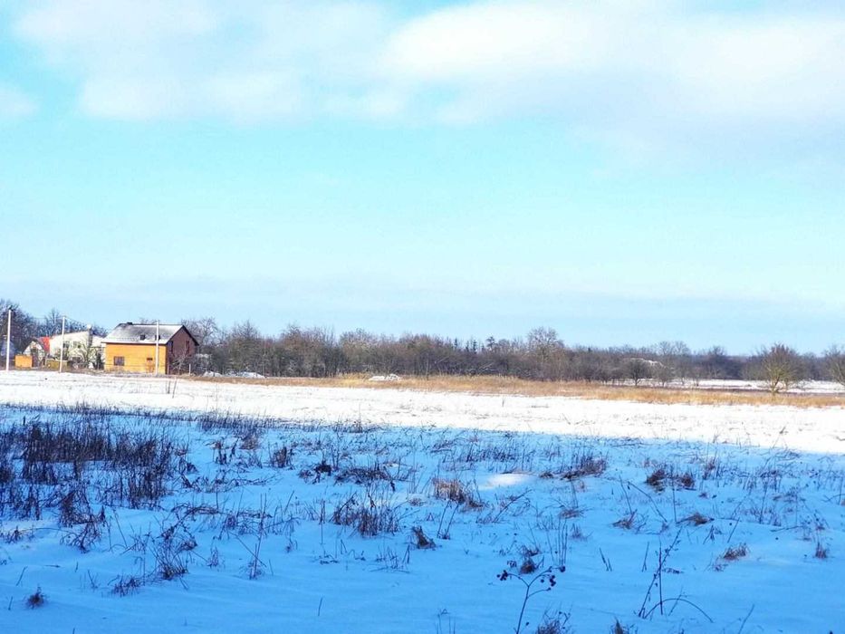 Продам земельну ділянку під житлову забудову в с.Писарівка 5180