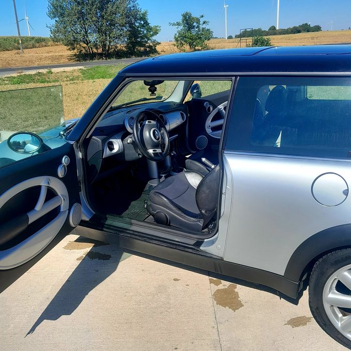 Mini Cooper, panorama, szyberdach, benzyna 116km.2001r.