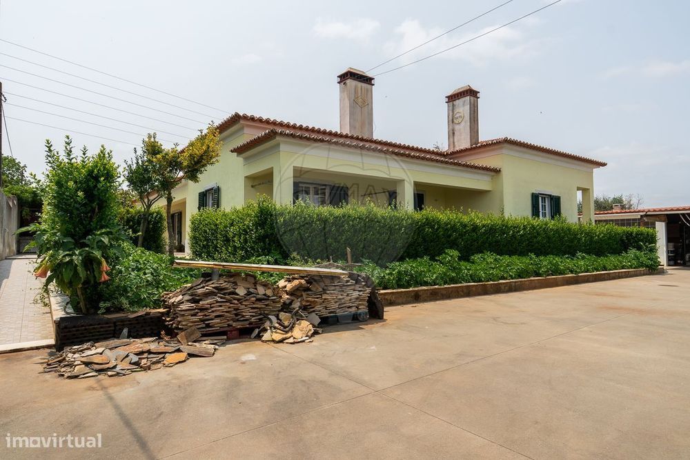 Moradia T4 para venda