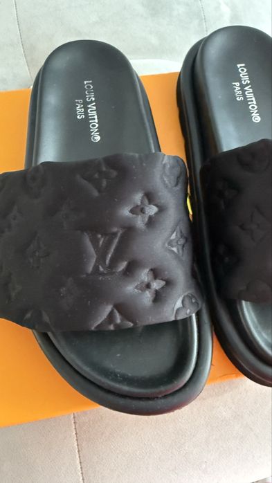 Nowe klapki damskie l36