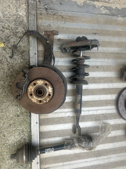 Цапфа, стойка , піввісь Seat EXEO, AUDI A4B7.