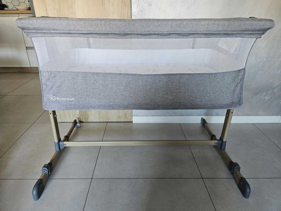 Dostawka Kinderkraft + materac + 2 prześcieradełka