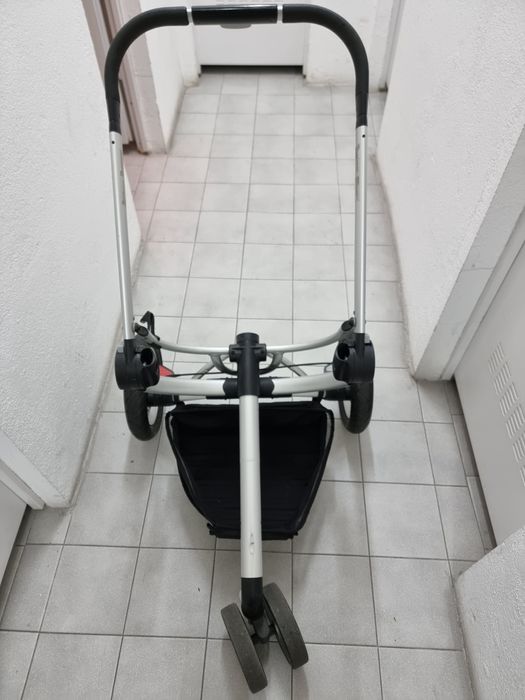 Carrinho de bebé Quinny (com oferta)