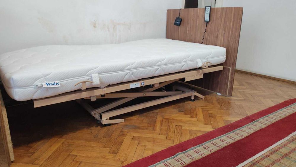 Медичне ліжко з електоприводом