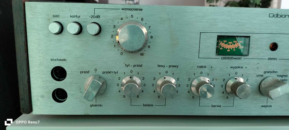 Wzmacniacz z wbudowanym odbiornikiem radiowymUnitra Radmor