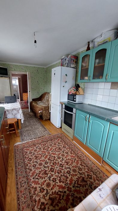 Продам комфортний будинок с.Худяки