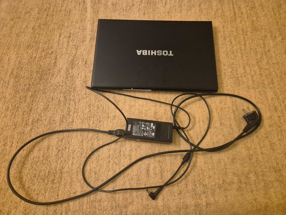 Solidny laptop i5 Toshiba Tecra R950 + stacja dokująca