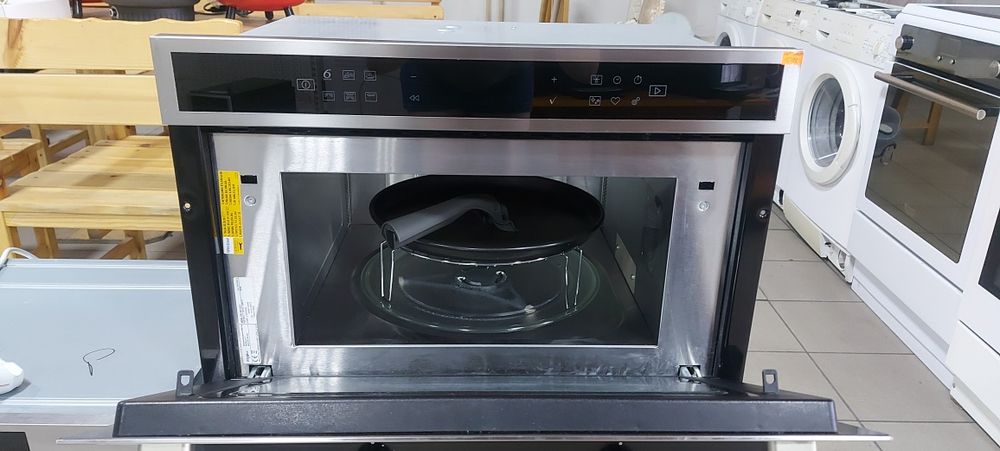 Мікрохвильова піч вбудована Whirpool W6 MD 440