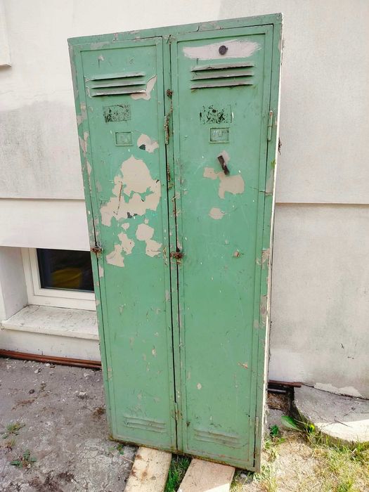 Sprzedam 2 metalowe szafki BHP / pracownicze