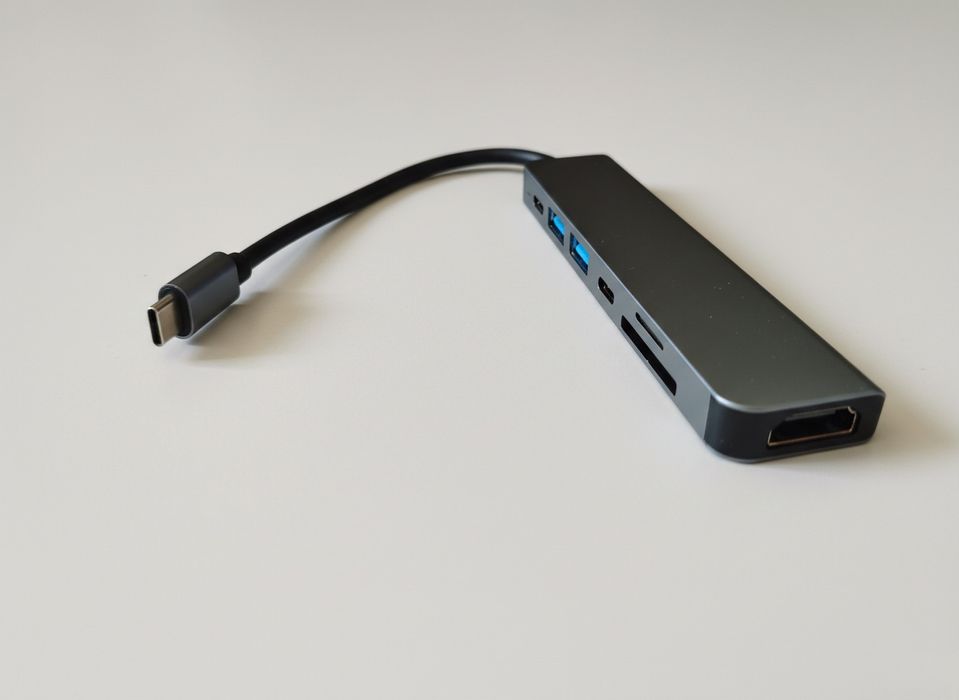 USB-C хаб 7-в-1 з HDMI 4K та Power Delivery 100W