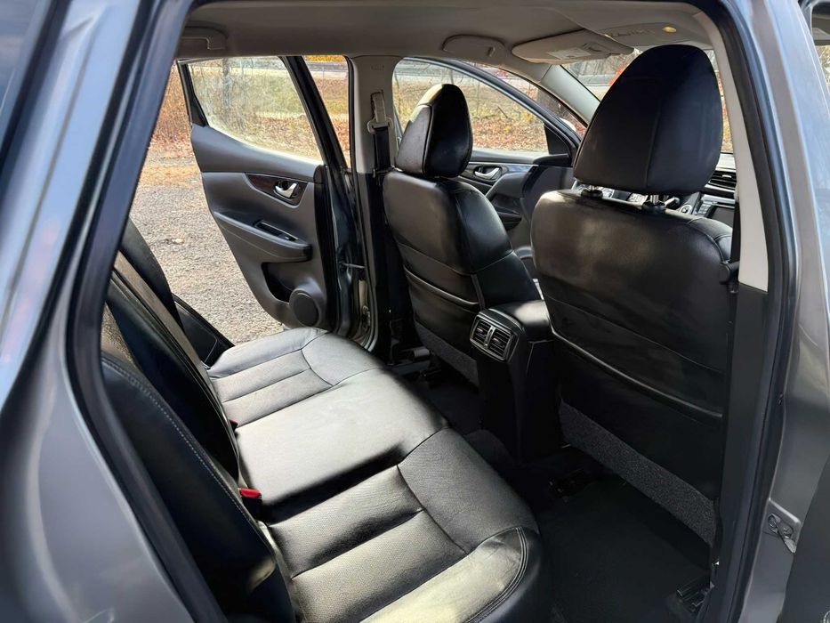 Nissan Rogue Sport SL      2017