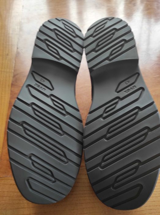 Buty robocze Uvex r. 43 nowe