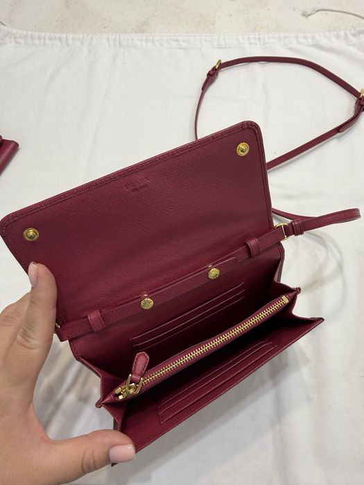Сумка PRADA клатч на плече з ключнмцею оригінал рожева з ENTRUPY