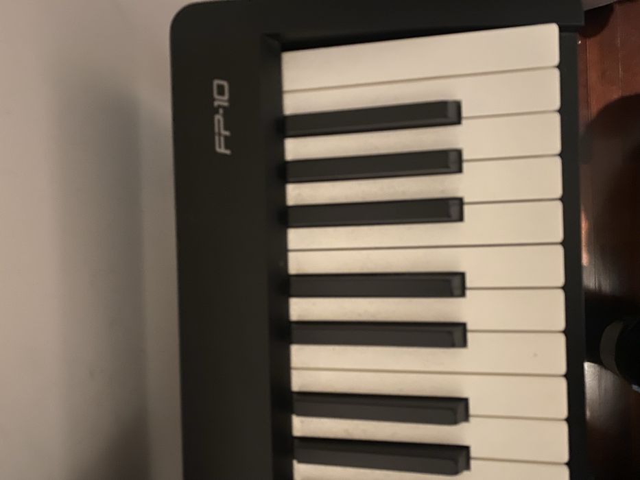 Piano Roland FP-10 + Banco + Suporte | Como Novo | Oportunidade
