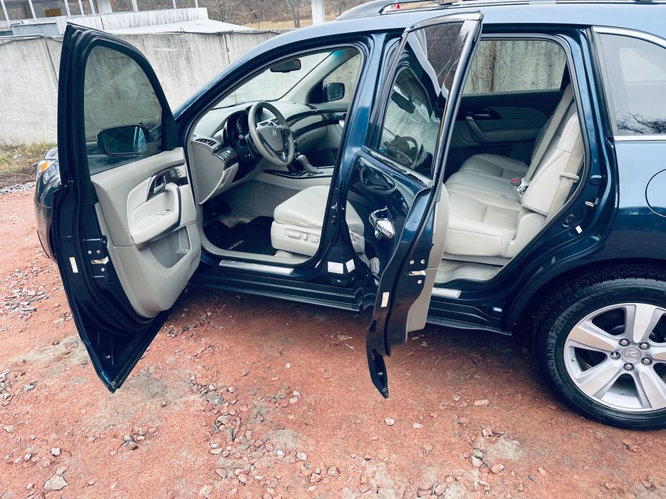 Acura MDX семь мест полная комплектация